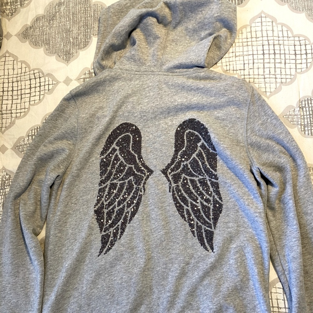 Victoria’s Secret angel’s full zip